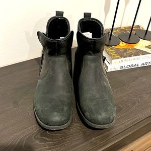 UGG AUSTRALIA LAVELLE Casual Boots